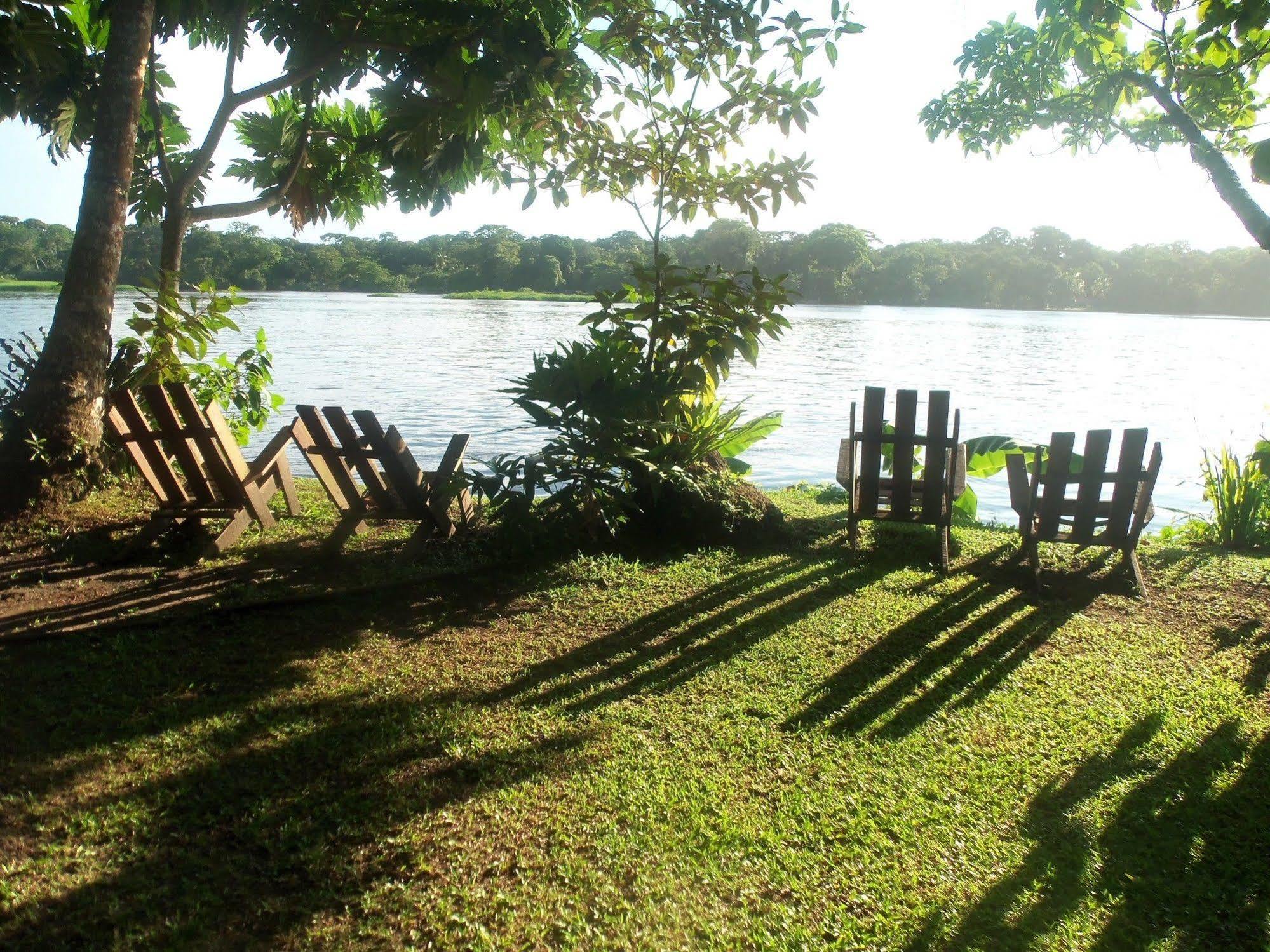Miss Junies Lodge Tortuguero Luaran gambar