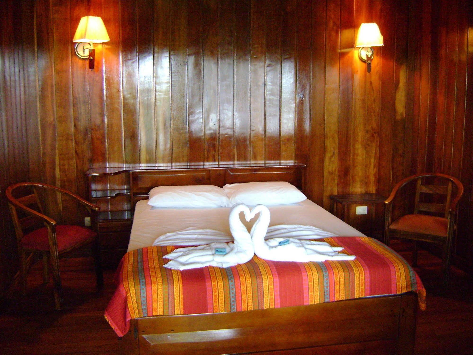 Miss Junies Lodge Tortuguero Luaran gambar
